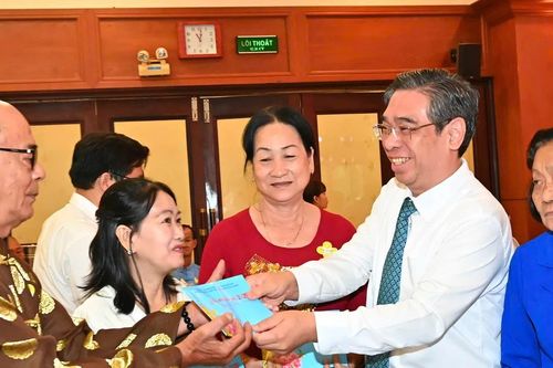 Đồng bào dân tộc thiểu số tích cực tham gia phong trào thi đua yêu nước