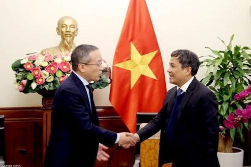 Thứ trưởng Thường trực Bộ Ngoại giao Nguyễn Minh Vũ tiếp Trưởng đại diện JETRO tại Việt Nam