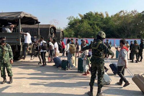 Thái Lan tiếp nhận 260 nạn nhân trong đường dây buôn người lừa đảo trực tuyến ở Myanmar