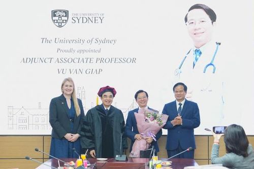 Phó Giám đốc Bệnh viện Bạch Mai được phong Phó Giáo sư thỉnh giảng Đại học Sydney