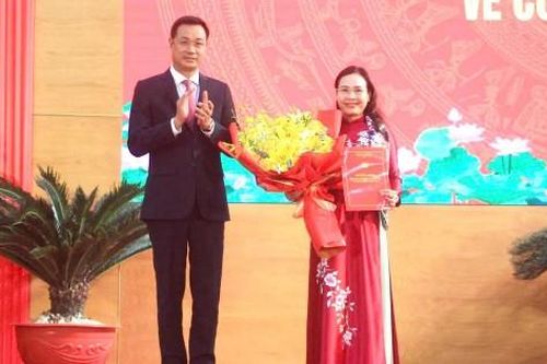 Bản tin 8H: Điều động, chỉ định 2 Ủy viên Thường vụ Tỉnh ủy giữ chức vụ mới