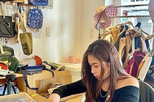 Valentine tự tay làm nến thơm tặng người thương