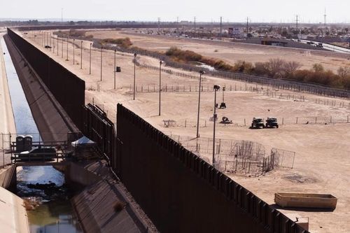 Người vượt biên vào Mỹ giảm kỷ lục sau khi ông Trump lên nắm quyền