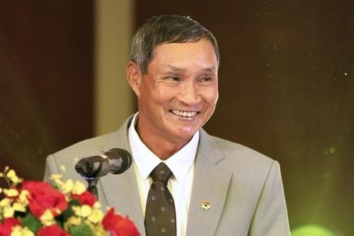 HLV Mai Đức Chung được phong tặng danh hiệu Anh hùng Lao động