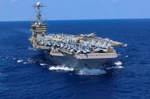 Tàu sân bay hạt nhân Mỹ va chạm với tàu hàng trên biển Địa Trung Hải