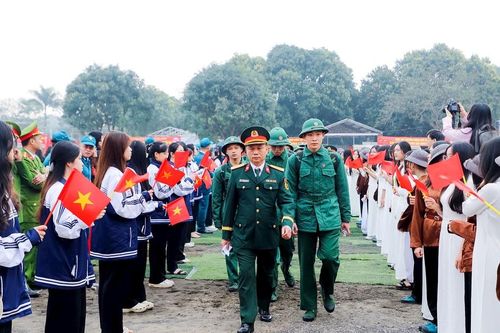 Ngày hội tòng quân trên quê hương Bác Hồ
