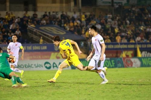 'Soi kèo' trận đấu Sông Lam Nghệ An - Hải Phòng trên sân Vinh