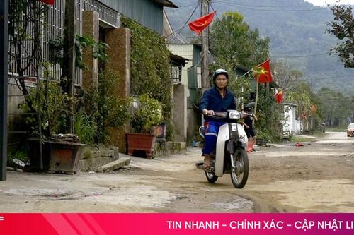 Dân khổ vì đường ở TX Hồng Lĩnh xuống cấp nghiêm trọng