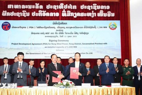 Việt Nam-Lào ký kết hợp đồng phát triển dự án Nhà máy điện gió Nong