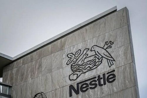 Nestle và Sources Alma bị điều tra tại Pháp vì bê bối nước khoáng
