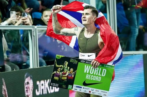 Ngôi sao điền kinh Jakob Ingebrigtsen lập 2 kỷ lục thế giới mới
