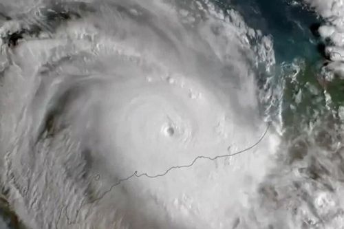 Siêu bão Zelia với sức gió 'hủy diệt' đổ bộ vào Australia