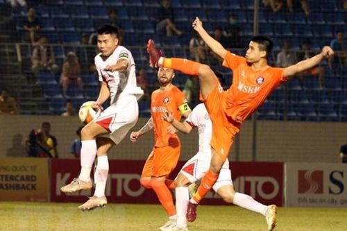 Vòng 13 V-League 2024 - 2025: 'Nóng' sân Tam Kỳ và Thống Nhất