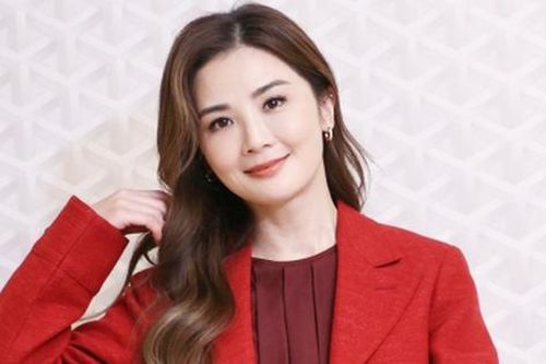 Nữ ca sĩ nổi tiếng quay lại với thiếu gia sòng bạc, sau hơn một năm chia tay