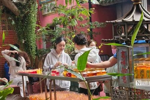 Ngôi chùa thu hút giới trẻ trong ngày Valentine tại Tp.HCM