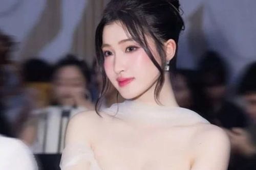 Phương Nhi có động thái vô cùng táo bạo sau khi bị bắt gặp cùng chồng thiếu gia đi du lịch Nhật Bản