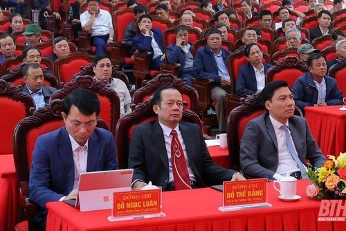 Thiệu Hóa biểu dương bí thư, trưởng thôn tiêu biểu