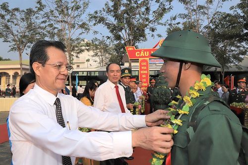 Rộn ràng ngày hội lớn
