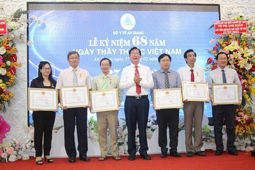 Ngày 27/2, tổ chức Lễ kỷ niệm 70 năm Ngày Thầy thuốc Việt Nam