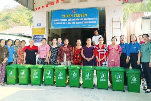 Ra mắt mô hình 'Phân loại rác thải sinh hoạt tại hộ gia đình'