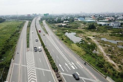 Khẩn trương bố trí vốn, sớm khởi công dự án mở rộng tuyến cao tốc kết nối Sân bay Long Thành