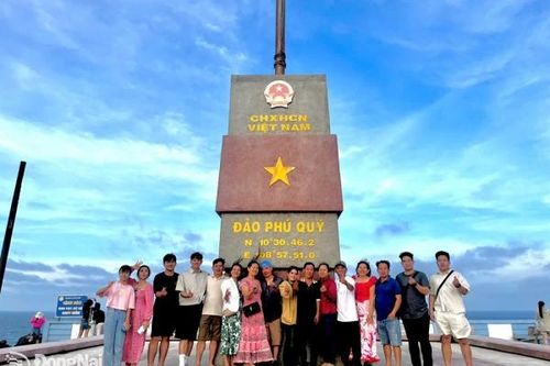 Đa dạng tour khám phá, hành hương đầu năm