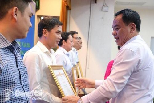 Đồng Nai khen thưởng 7 tập thể có thành tích cao trong giải ngân vốn đầu tư công năm 2024