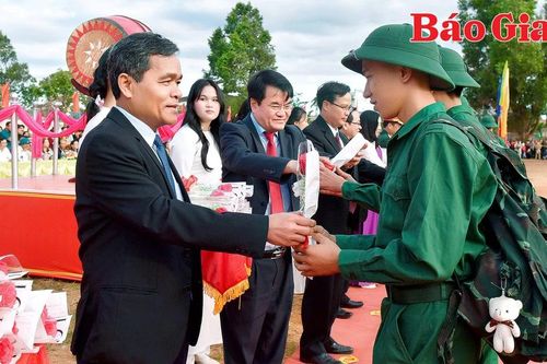Gia Lai: 2.875 thanh niên ưu tú lên đường nhập ngũ
