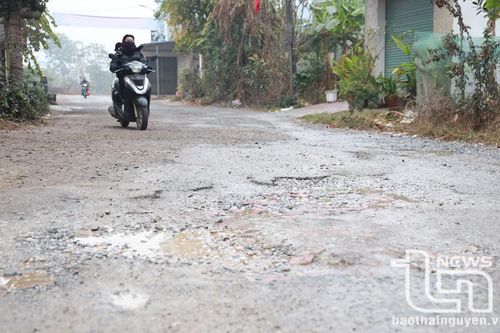 Sớm sửa chữa, cải tạo đường giao thông xuống cấp