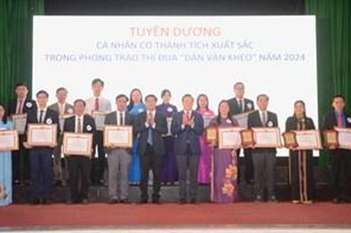 Tuyên dương 30 cá nhân xuất sắc trong phong trào thi đua 'Dân vận khéo'