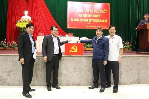 Phú Vang: Chuẩn bị nhân sự cho Đại hội nhiệm kỳ 2025-2030