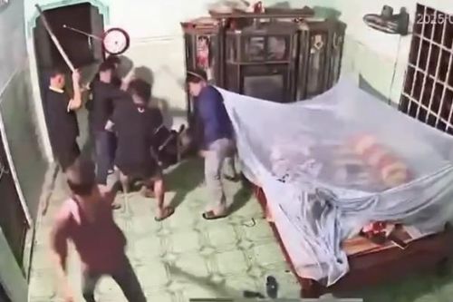 Vụ xông vào giường ngủ chém người ở Long An: Truy xét 5 đối tượng