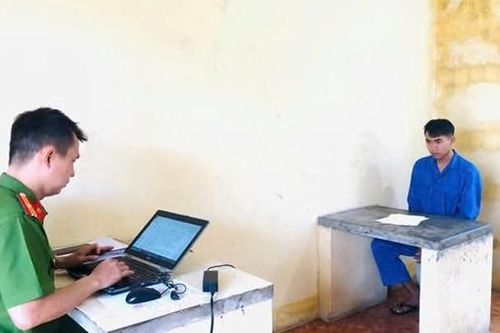 Đâm nhầm người vô can, một thanh niên bị bắt khẩn cấp