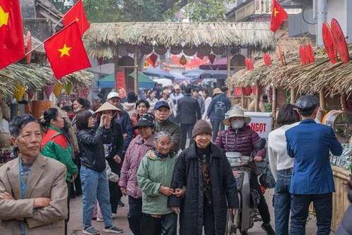 Làng giò chả Ước Lễ ăn Tết lại