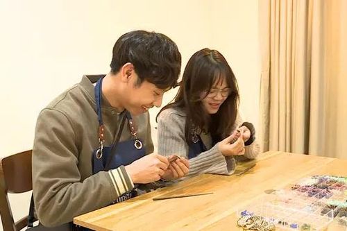 Ngày Valentine, bạn trẻ Hà Nội trải nghiệm làm nhẫn đôi