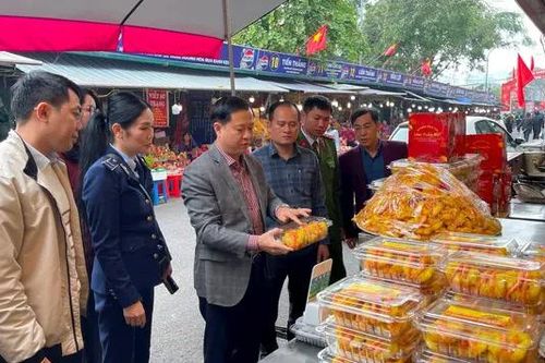 Kiểm tra an toàn thực phẩm tại phủ Tây Hồ
