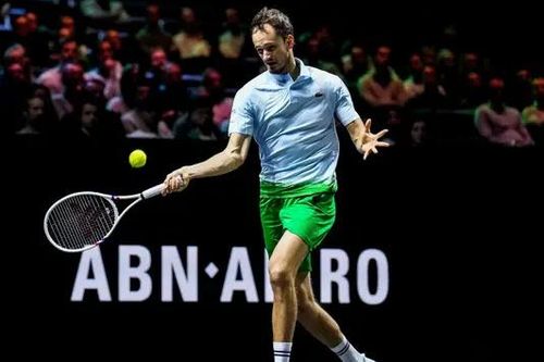 Daniil Medvedev vào tứ kết giải Marseille mở rộng