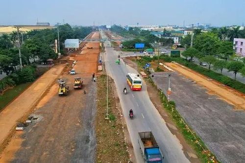Dự án mở rộng QL6 chậm tiến độ