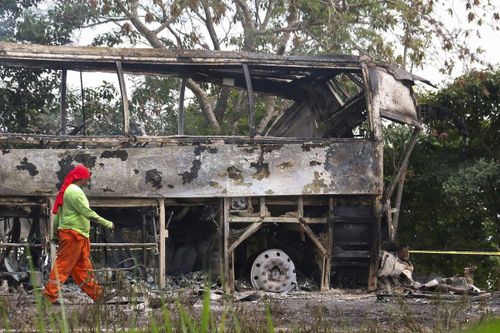 Tai nạn xe buýt kinh hoàng ở Mexico, 41 người chết