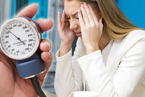 Bấm huyệt nào chữa huyết áp thấp?