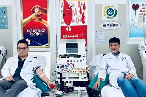 Ngày hội 'Blouse trắng – Trái tim hồng': Nghĩa cử cao đẹp từ những người thầy thuốc