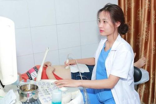 Nữ bác sĩ sản phụ khoa tâm lý giúp nhiều cặp vợ chồng hiếm muộn có con