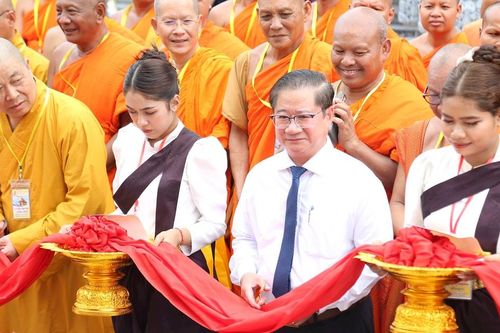 Phó Chủ tịch Trần Việt Trường dự khánh thành Chánh điện Học viện Phật giáo Nam tông Khmer