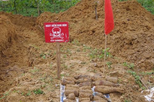 Quảng Trị: Thi công khu lăng mộ phát hiện hầm đạn sót lại sau chiến tranh