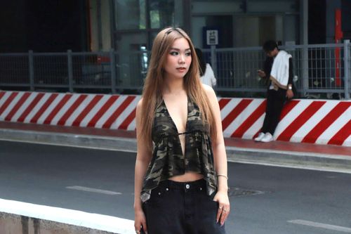 Bị tuýt còi khi chụp ảnh 'giống Thái Lan' ở ga metro An Phú TP.HCM