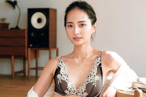 Diễn viên Nhật Bản ly hôn sau 1 năm cưới