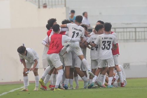 Con trai Quang Hải tỏa sáng trong ngày khai màn giải U19 quốc gia