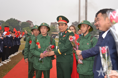 Thượng tướng Phùng Sĩ Tấn dự lễ giao nhận quân tại huyện Bát Xát, tỉnh Lào Cai