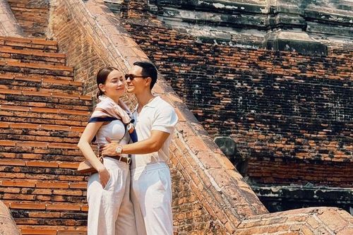 Hồ Ngọc Hà và Kim Lý đi tìm bình an ở Thái Lan