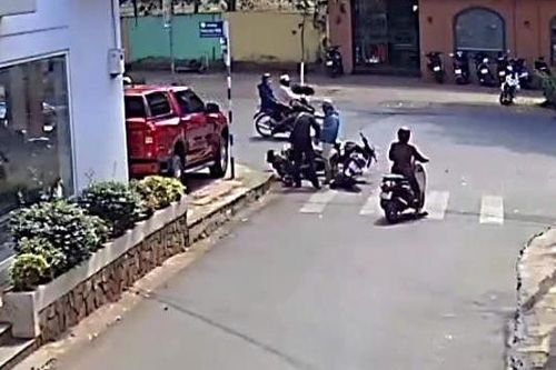 Đắk Lắk: Công an vào cuộc vụ hai thanh niên hành hung người sau va chạm giao thông